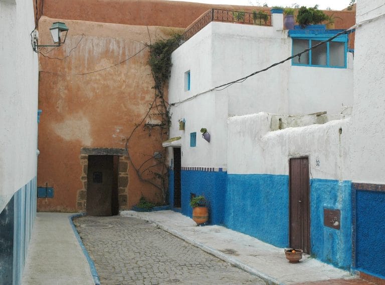 Tour Citta Imperiali del Marocco 8 giorni 7 notti - Kasbah Oudayas Rabat vicolo blu - Viaggio Organizzato in Marocco