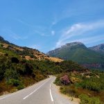 Tour del Marocco 2025 da Fes Rif e la Costa Mediterranea / 12 giorni 11 notti Con ZagoraExperience, questo tour di 12 giorni e 11 notti offre una straordinaria esplorazione del Maroccosettentrionale, abbinando meraviglie storiche e bellezze naturali. Inizia il tuo viaggio a Fes, famosa per la sua medina e la sua storia ricca. Esplora le antiche rovine di Volubilis, visita la sacra Moulay Idriss e scopri la storica Meknes. Prosegui attraverso le spettacolari montagne del Rif, con soste a Al Hoceima e le sue splendide spiagge, e visita le pittoresche città di Chefchaouen e Tetouan. Il tour ti porterà anche a M’diq e Tangeri, con escursioni a luoghi iconici come Cap Spartel e le Grotte d’Ercole. Concludi il tuo viaggio a Casablanca, dove avrai tempo per rilassarti e esplorare prima del tuo volo di ritorno Tour del Marocco da Fes 2025 . Affidati a ZagoraExperience per un'avventura completa e immersiva nel cuore del Marocco, dove la storia, la cultura e la bellezza naturale si intrecciano per offrirti un'esperienza indimenticabile.