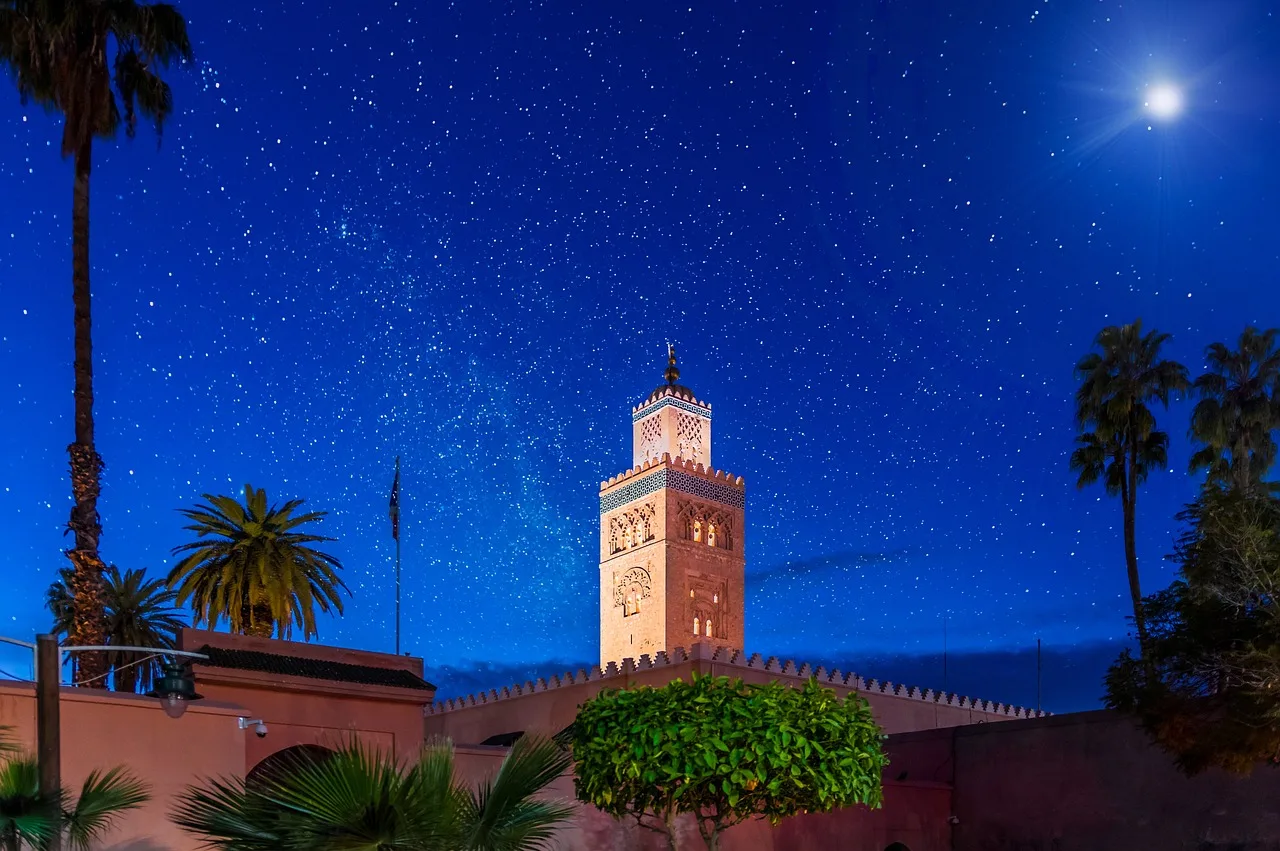 Tour da Marrakech al deserto di Erg Chegaga - Moschea Koutoubia notte stellata - Viaggio Organizzato in Marocco 2027