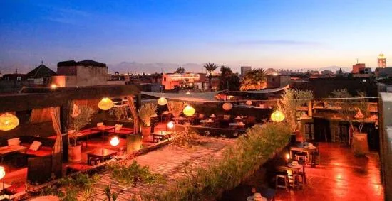 Da Marrakech a Merzouga - Rooftop tramonto lanterne Marrakech - Viaggio Organizzato in Marocco - Tour privato su misura